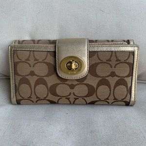 Coach Classic C Wallet